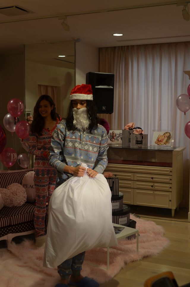 ネガティブモデル栗原類が出席！「ピーチ・ジョン カタログ2012冬号カバーお披露目イベント」フォトギャラリー（19枚目）