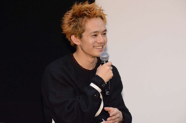 池松壮亮、テレ東新入社員の前にサプライズ登場！「宮本から君へ」（11枚目）