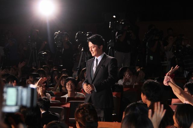 オノマチ、福山雅治に赤面？映画『そして父になる』ジャパンプレミアフォトギャラリー：フォトギャラリー