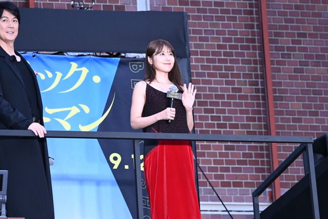 福山雅治＆有村架純、新宿降臨で騒然！映画『ブラック・ショーマン』公開直前イベント（8枚目）