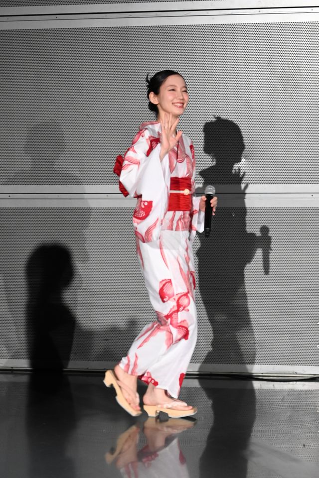 吉岡里帆、艶やか浴衣姿で水上恒司と登壇『九龍ジェネリック