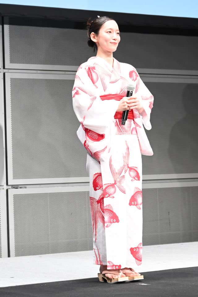 吉岡里帆、艶やか浴衣姿で水上恒司と登壇『九龍ジェネリック