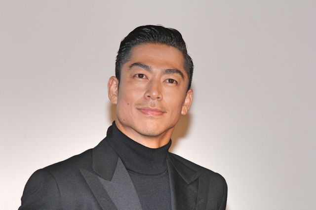 AKIRA「この道」大合唱を指揮（5枚目）