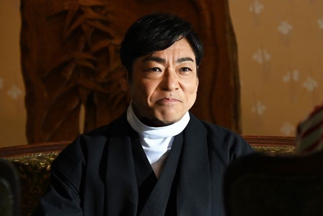 踊り狂う平手友梨奈も！「六本木クラス」初回場面写真（5枚目）