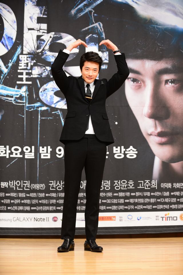 東方神起ユノとクォン・サンウ　ドラマ「野王」は裏切られた男の復讐劇「優しい男」とどう違うのか＜韓国JPICTURES＞（4枚目）