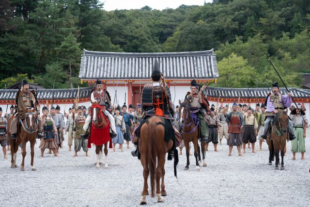 「刀伊の入寇」髭もじゃ隆家が大活躍！「光る君へ」第46回場面写真（6枚目）