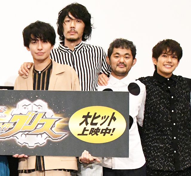 カシラと三羽ガラス！『ビルド NEW WORLD 仮面ライダーグリス』公開記念舞台あいさつ（16枚目）