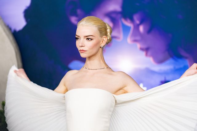 映画『深い谷の間に』ロサンゼルスプレミアでのアニャ・テイラー＝ジョイ（5枚目）