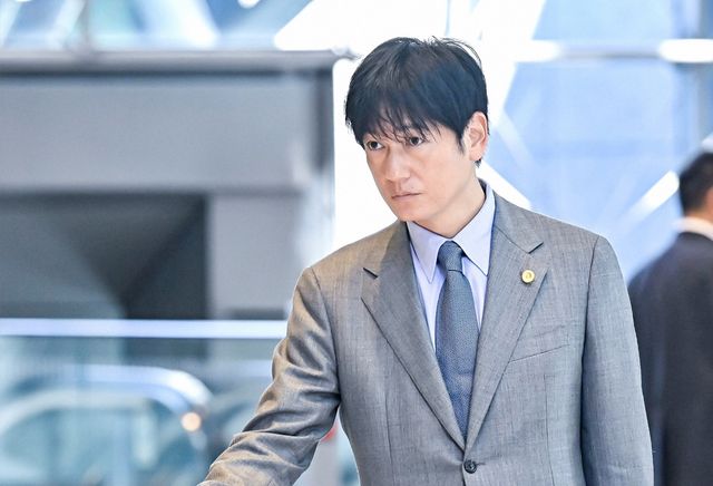 吉高由里子×松下洸平×井浦新「最愛」初回場面写真（11枚目）