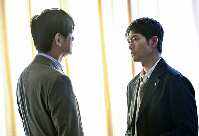 吉高由里子×松下洸平×井浦新「最愛」初回場面写真（13枚目）