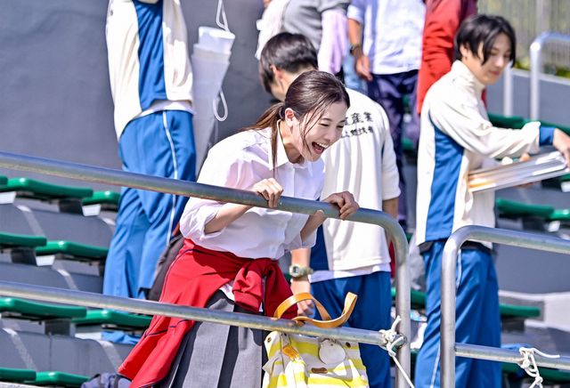 吉高由里子×松下洸平×井浦新「最愛」初回場面写真（15枚目）