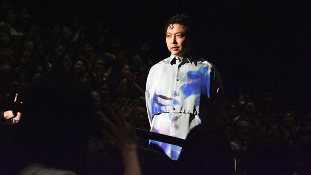 堂本剛、客席内通路を通ってサプライズ登場！映画『まる』先行上映イベント：フォトギャラリー