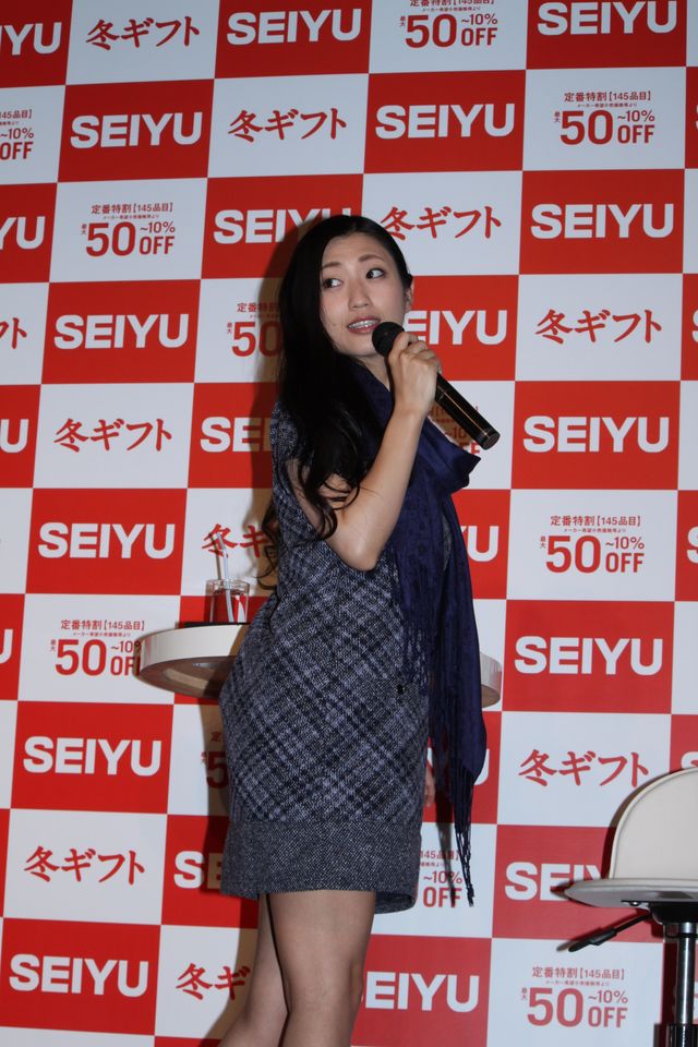 壇蜜、全身「西友」でセレクト！フォトギャラリー（2枚目）