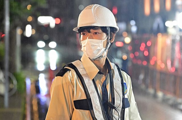 綾野剛主演日曜劇場「オールドルーキー」場面写真（3枚目）