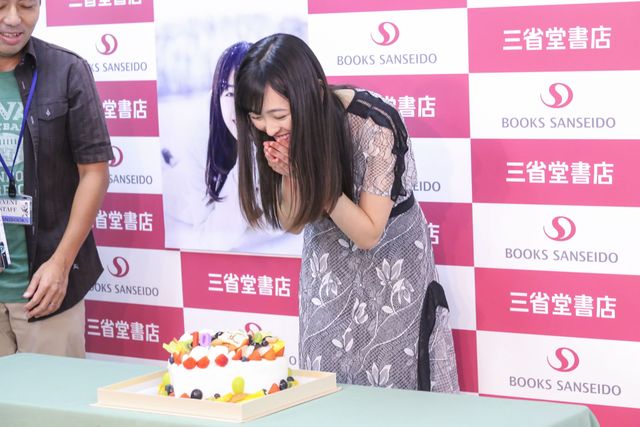 19歳の誕生日を迎えた福原　画像ギャラリー（4枚目）