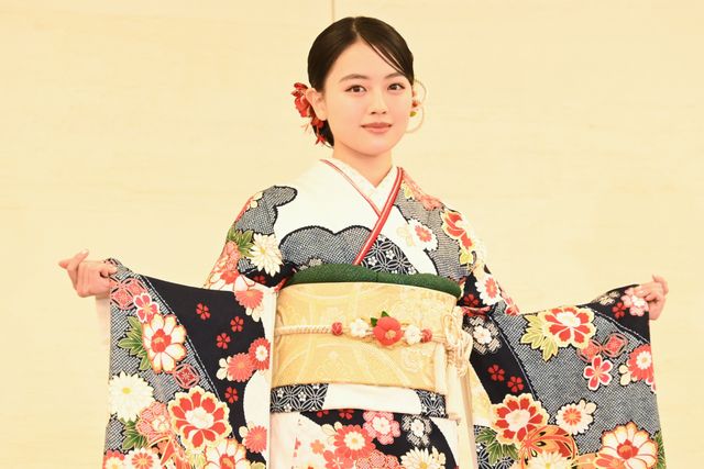 生見愛瑠・高石あかり・上坂樹里らエイベックス所属タレントが晴れ着で集結（9枚目）