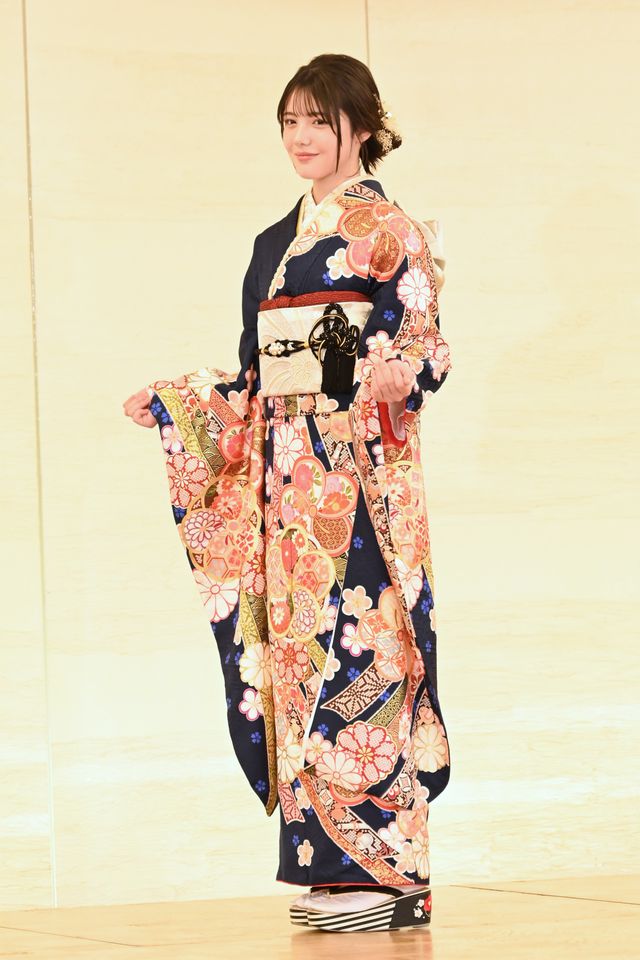 生見愛瑠・高石あかり・上坂樹里らエイベックス所属タレントが晴れ着で集結（16枚目）