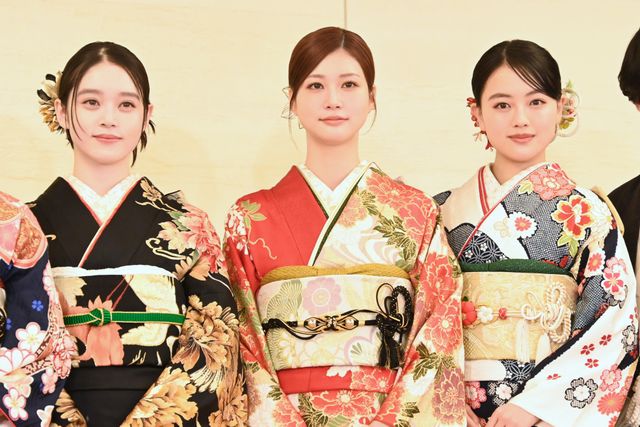 生見愛瑠・高石あかり・上坂樹里らエイベックス所属タレントが晴れ着で集結（17枚目）