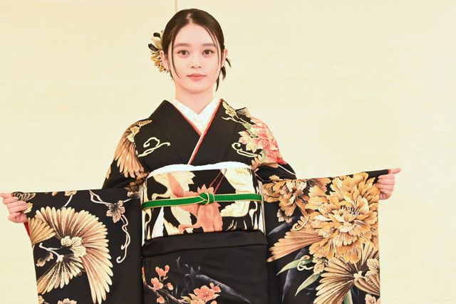 生見愛瑠・高石あかり・上坂樹里らエイベックス所属タレントが晴れ着で集結（26枚目）