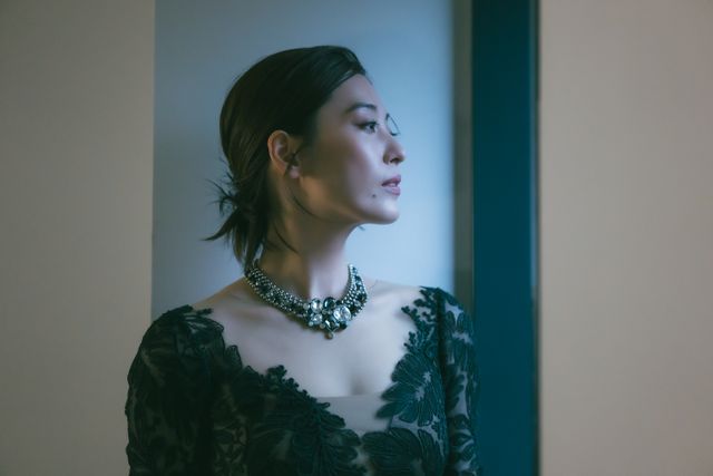 圧倒的美！月城かなとインタビュー撮りおろし＜9枚＞（4枚目）