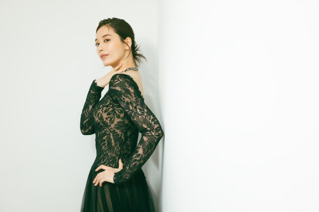 圧倒的美！月城かなとインタビュー撮りおろし＜9枚＞（8枚目）