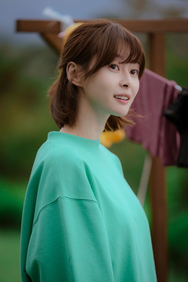 クォン・ナラ 直筆サイン入り 六つ切りサイズ写真 Kwon NaRa