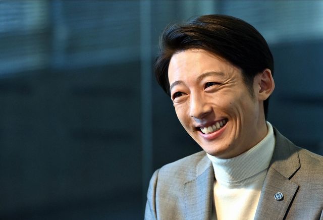 サイコパスな殺人鬼役、高橋一生の“超笑顔”な場面写真（2枚目）