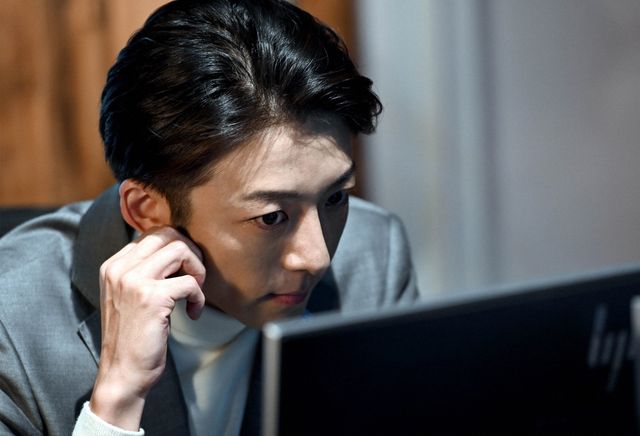 サイコパスな殺人鬼役、高橋一生の“超笑顔”な場面写真（8枚目）