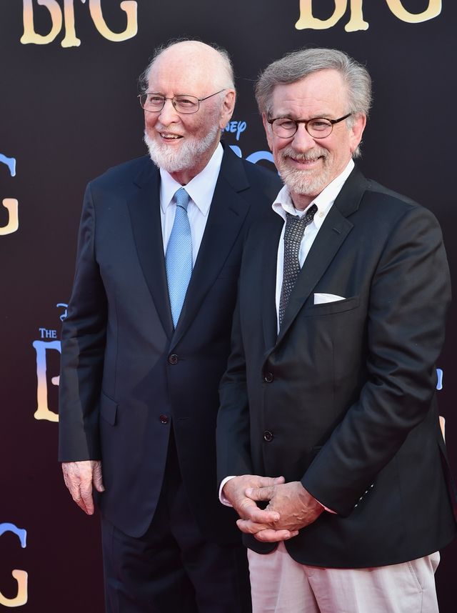 スピルバーグ監督＆新ヒロインの手つなぎポーズかわいすぎる…！『BFG』USプレミアフォトギャラリー（2枚目）