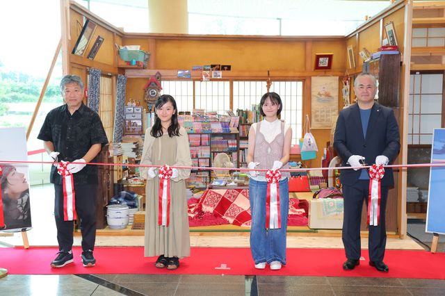 実写『ルックバック』すごい再現度！藤野＆京本の「部屋」撮影セットが復元（5枚目）