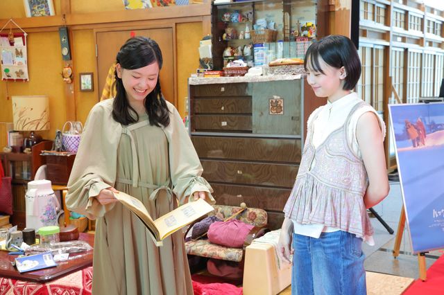 実写『ルックバック』すごい再現度！藤野＆京本の「部屋」撮影セットが復元（7枚目）