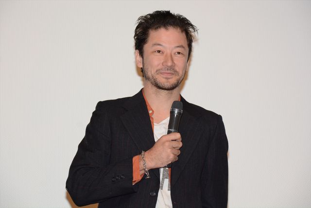 浅野忠信、若手役者をけん制！　画像ギャラリー（2枚目）