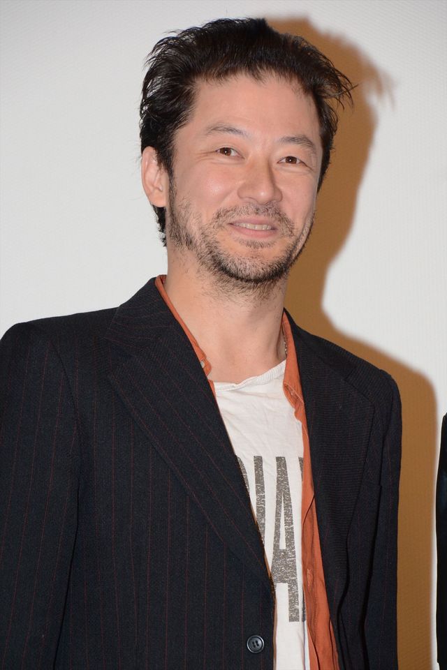 浅野忠信、若手役者をけん制！　画像ギャラリー（9枚目）