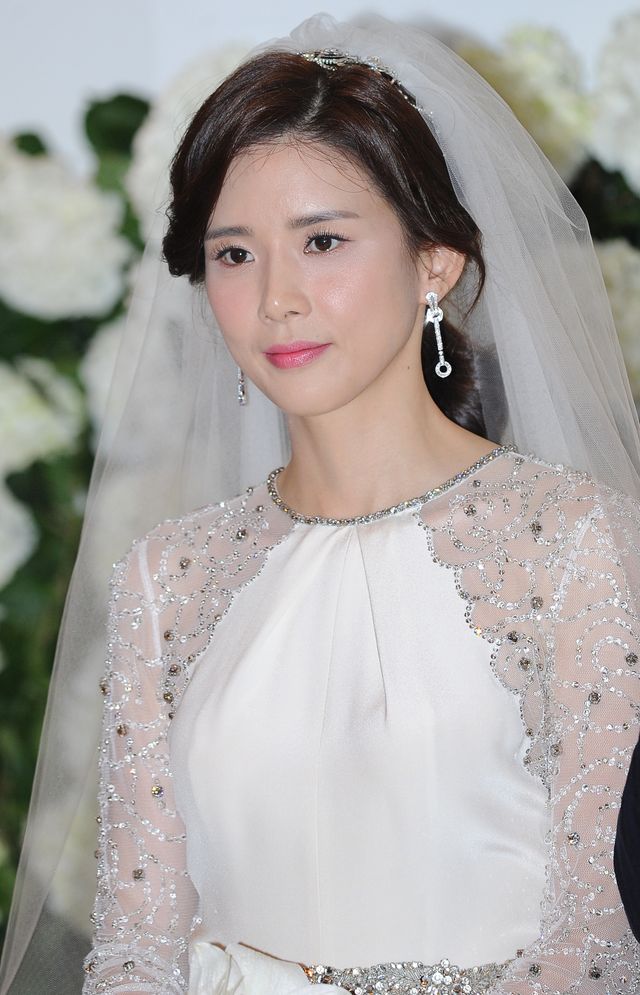 ラブラブなキス！挙式したチソン＆イ・ボヨン写真ギャラリー（2枚目）