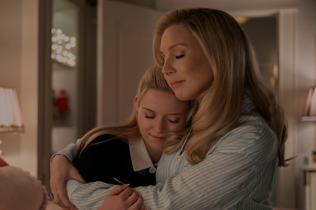 ピンクすぎるエルのビジュアル一挙10点公開！『キューティ・ブロンド』前日譚ドラマ「エル」より（9枚目）