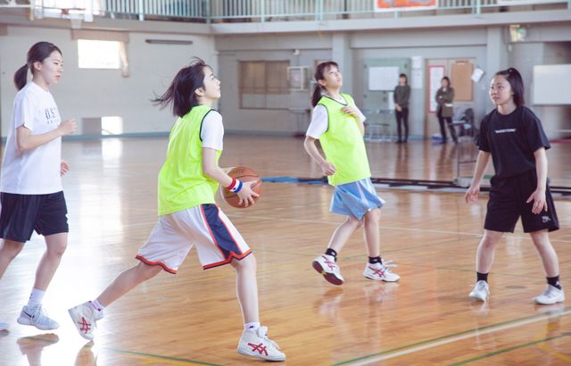 『さくら』小松菜奈＆小林由依（欅坂46）ら躍動感あふれる新劇中カット：フォトギャラリー