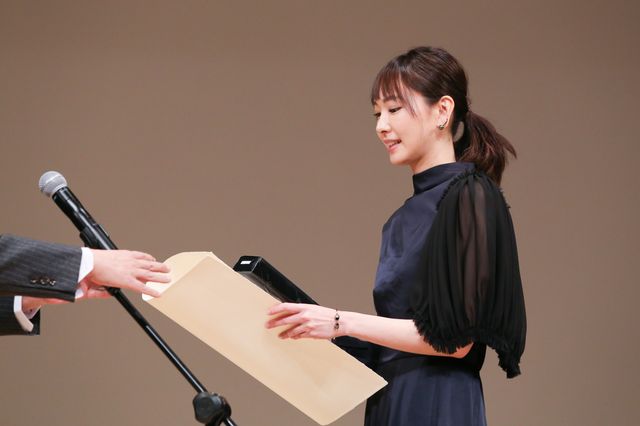 ガッキーの受賞スピーチが感動的！第60回ブルーリボン賞：フォトギャラリー