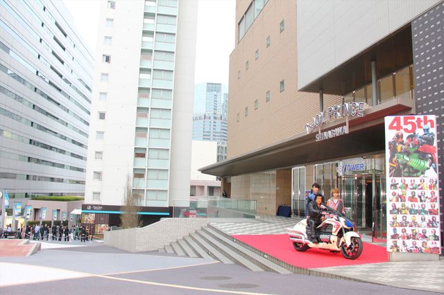 藤岡弘、愛車ネオサイクロン号に乗って登場！　アクションの後遺症も明かす　画像ギャラリー（7枚目）