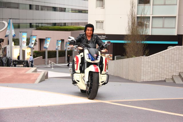 藤岡弘、愛車ネオサイクロン号に乗って登場！　アクションの後遺症も明かす　画像ギャラリー（33枚目）