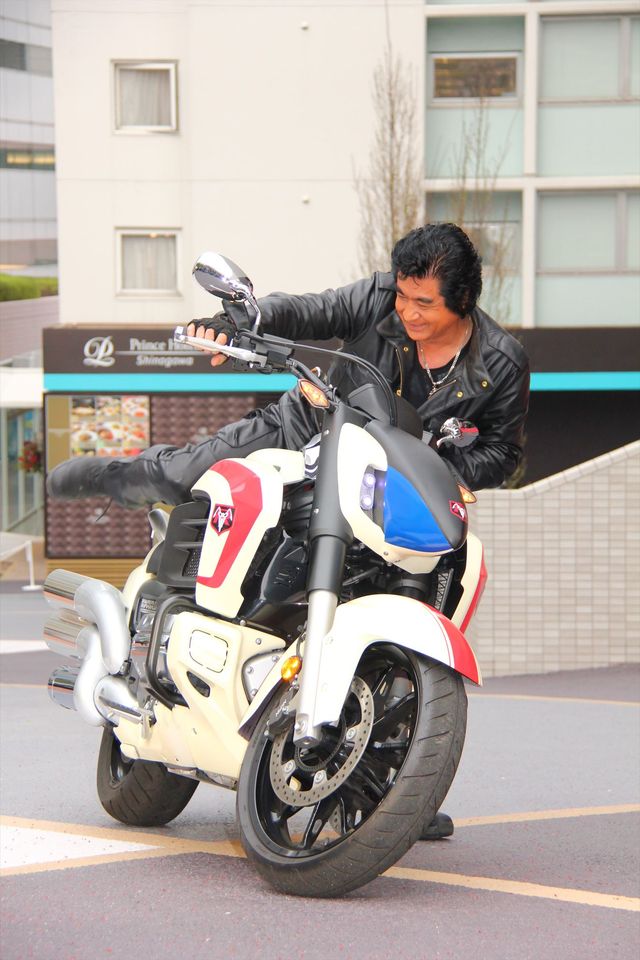 藤岡弘、愛車ネオサイクロン号に乗って登場！　アクションの後遺症も明かす　画像ギャラリー（36枚目）