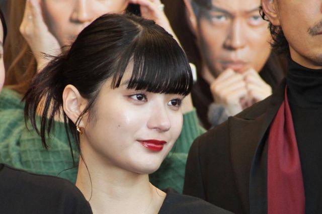 編み物を池田鉄洋の娘にプレゼント　日曜劇場「リブート」に出演する蒔田彩珠