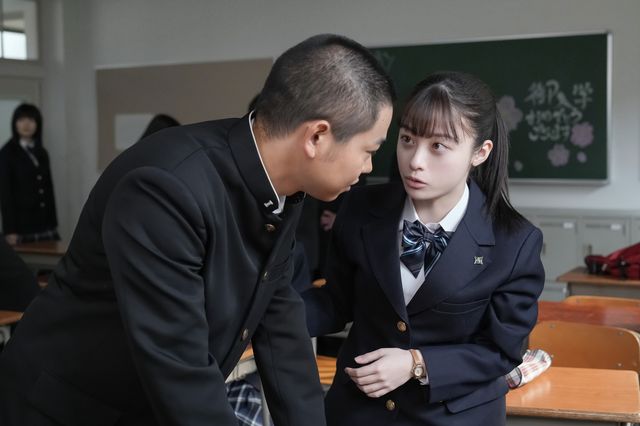 新ヒロイン・結（橋本環奈）のキュートな制服姿！朝ドラ「おむすび」第1回（5枚目）