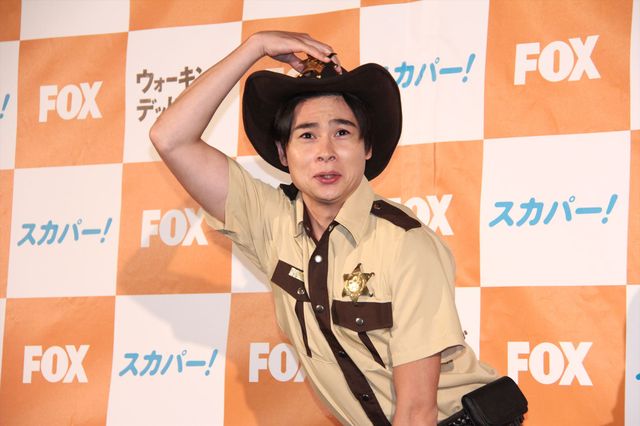 パンサー&平成ノブシコブシがゾンビメイクで劇場襲来！　ハイタッチも！　画像ギャラリー（14枚目）