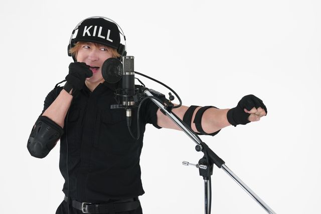 実写版『はたらく細胞』キラーT細胞・山本耕史の熱唱姿：フォトギャラリー