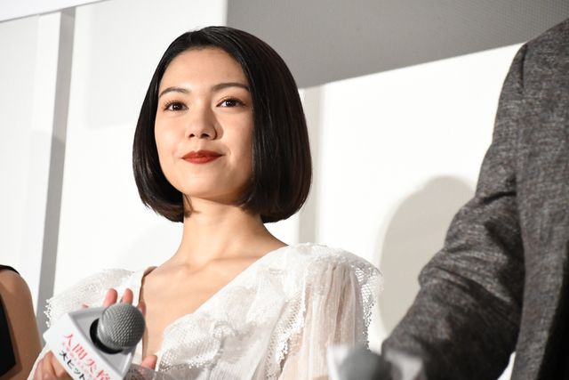 沢尻エリカ・二階堂ふみ、美麗ドレスで登壇『人間失格　太宰治と3人の女たち』公開記念舞台あいさつ（2枚目）