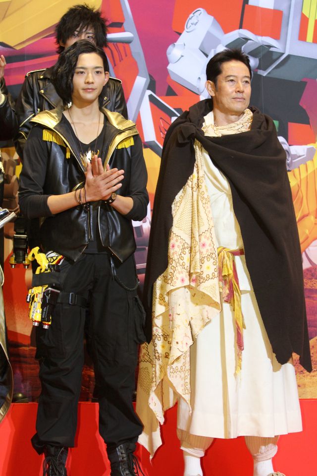 「キョウリュウジャー」＆「ゴーバスターズ」キャスト勢ぞろい！フォトギャラリー（2枚目）