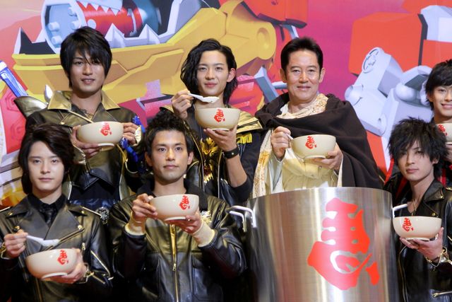 「キョウリュウジャー」＆「ゴーバスターズ」キャスト勢ぞろい！フォトギャラリー（15枚目）