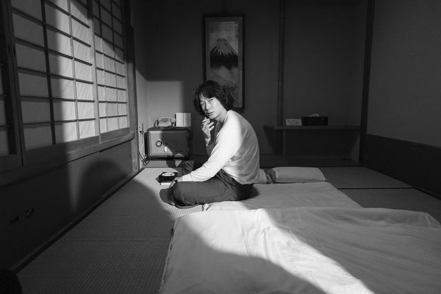 色気がヤバい…綾野剛主演『星と月は天の穴』アザービジュアル＆新場面写真（3枚目）