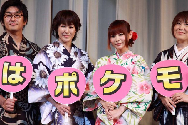 しょこたんの亡きパパ、娘の裸リボンのセクシージャケットに「あれはやりすぎ」と霊界からダメ出し!?　画像ギャラリー（3枚目）