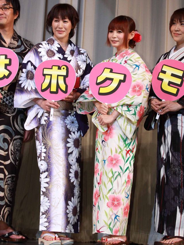 しょこたんの亡きパパ、娘の裸リボンのセクシージャケットに「あれはやりすぎ」と霊界からダメ出し!?　画像ギャラリー（17枚目）